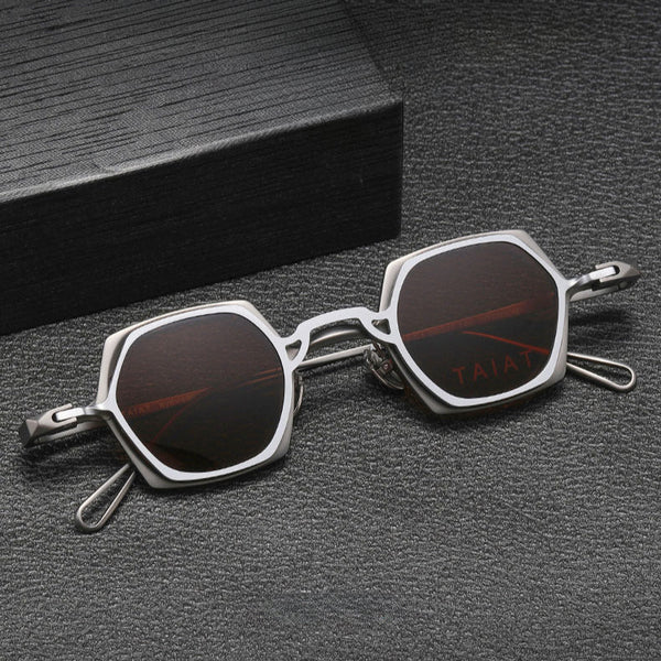 Luz Titanium Vintage Eyeglasses Frame With Sunglasses Clips