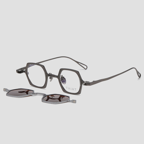 Luz Titanium Vintage Eyeglasses Frame With Sunglasses Clips
